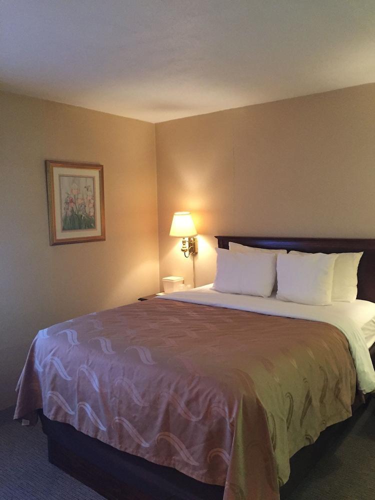 Quality Inn Pittsburgh Airport Oakdale Экстерьер фото