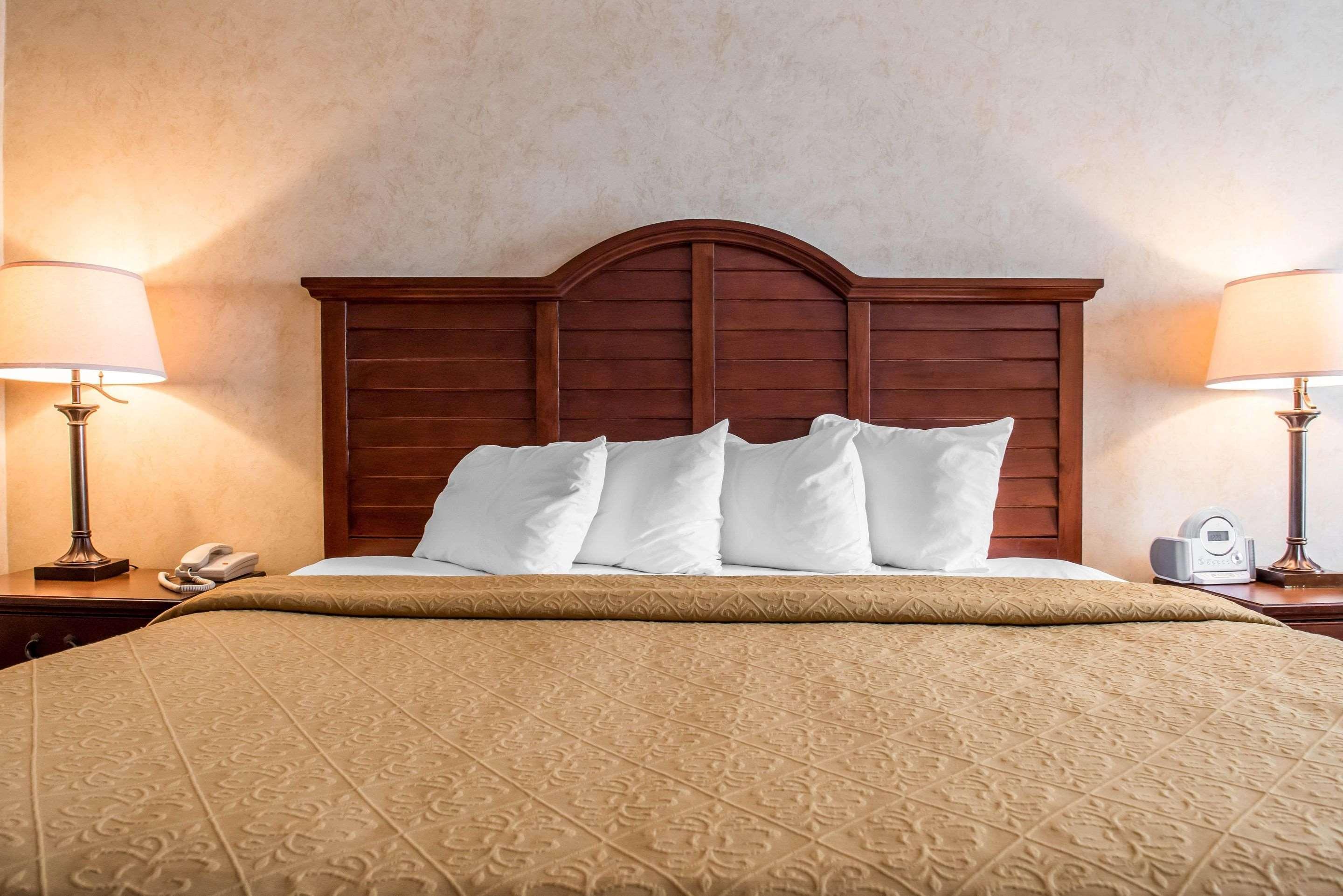 Quality Inn Pittsburgh Airport Oakdale Экстерьер фото
