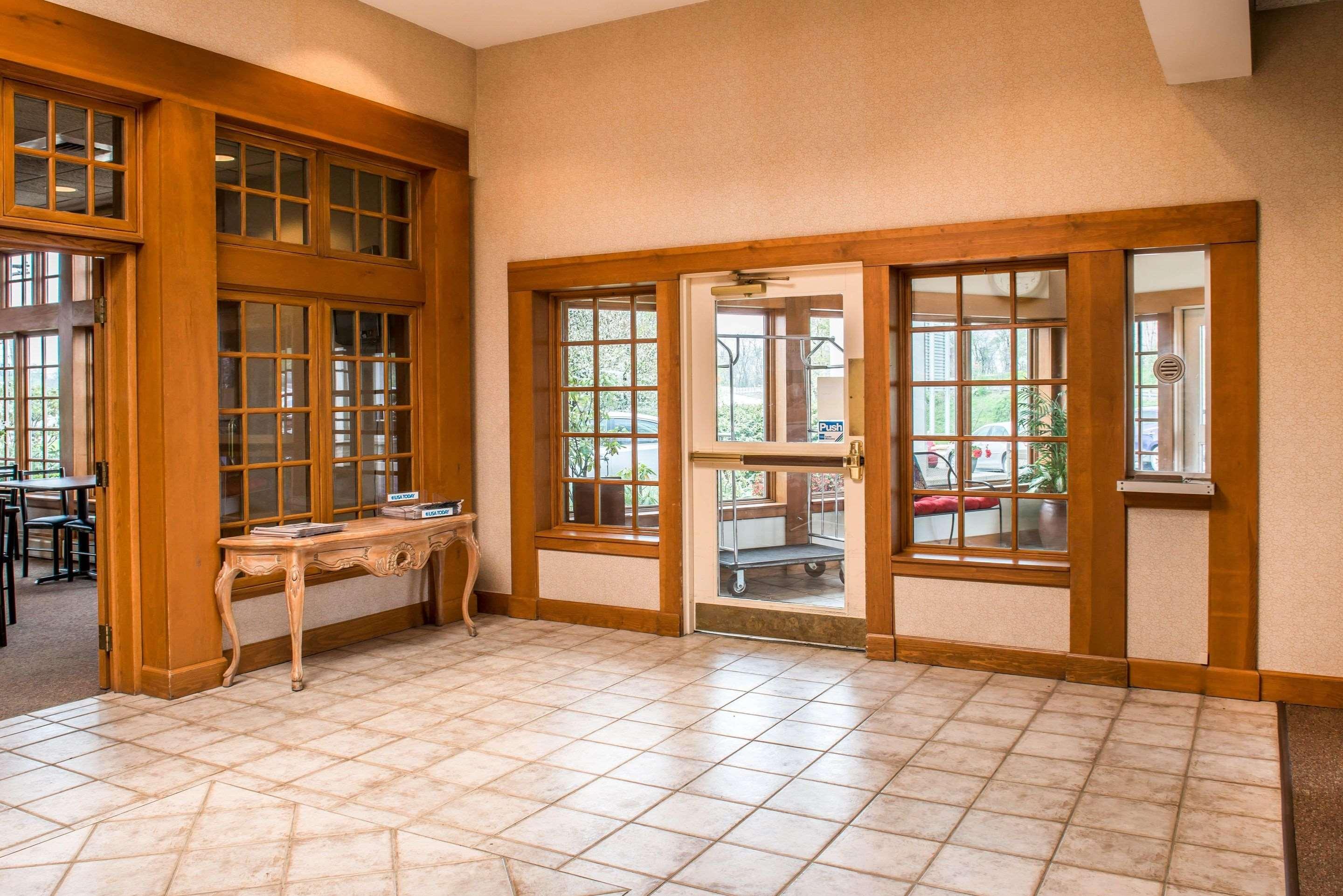 Quality Inn Pittsburgh Airport Oakdale Экстерьер фото
