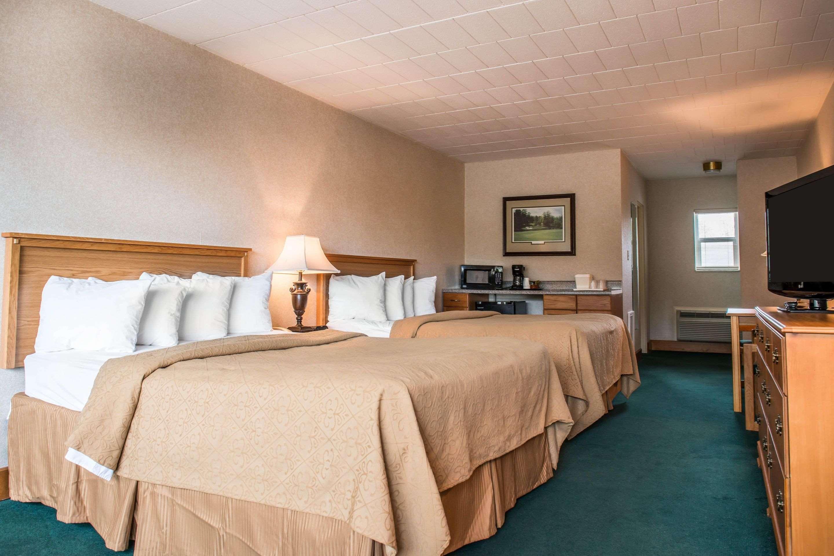 Quality Inn Pittsburgh Airport Oakdale Экстерьер фото
