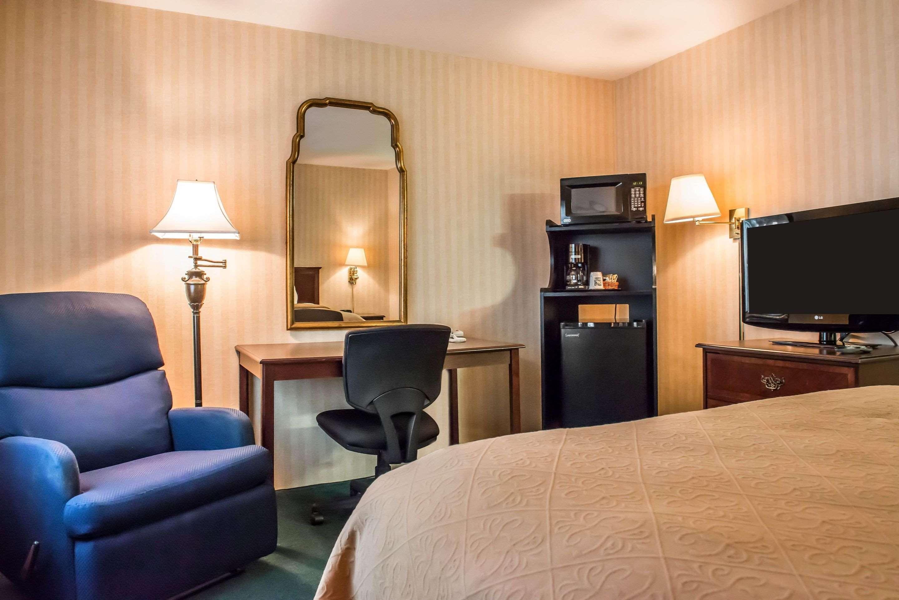 Quality Inn Pittsburgh Airport Oakdale Экстерьер фото