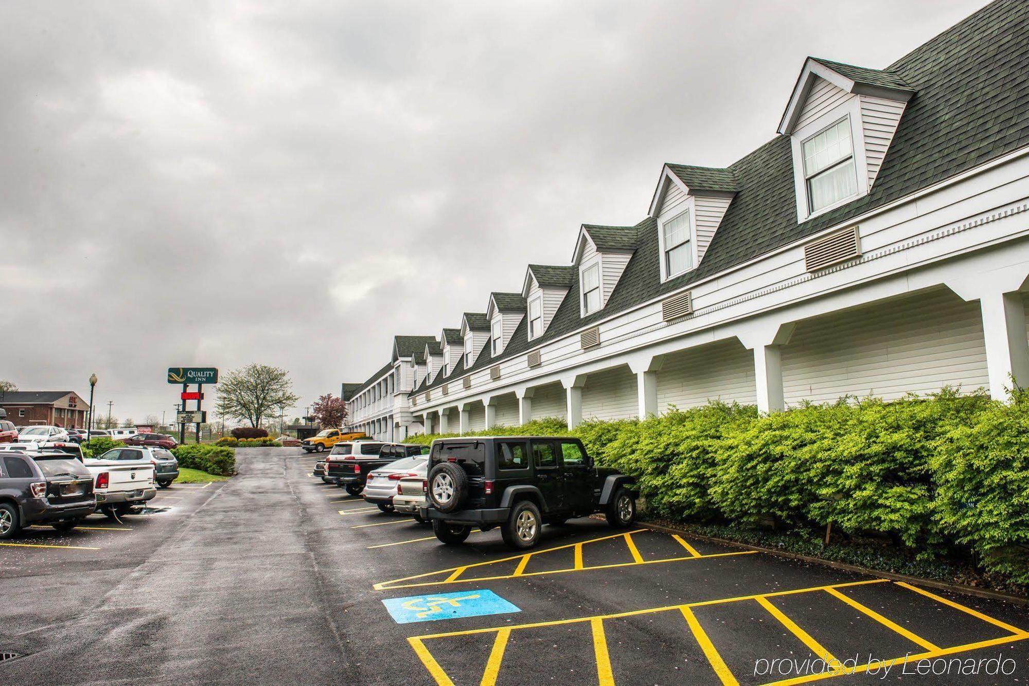 Quality Inn Pittsburgh Airport Oakdale Экстерьер фото