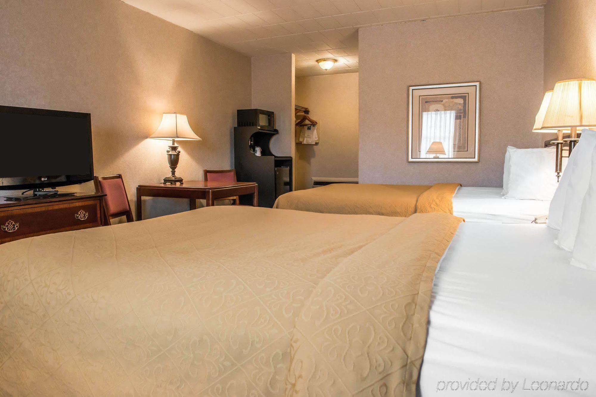 Quality Inn Pittsburgh Airport Oakdale Экстерьер фото