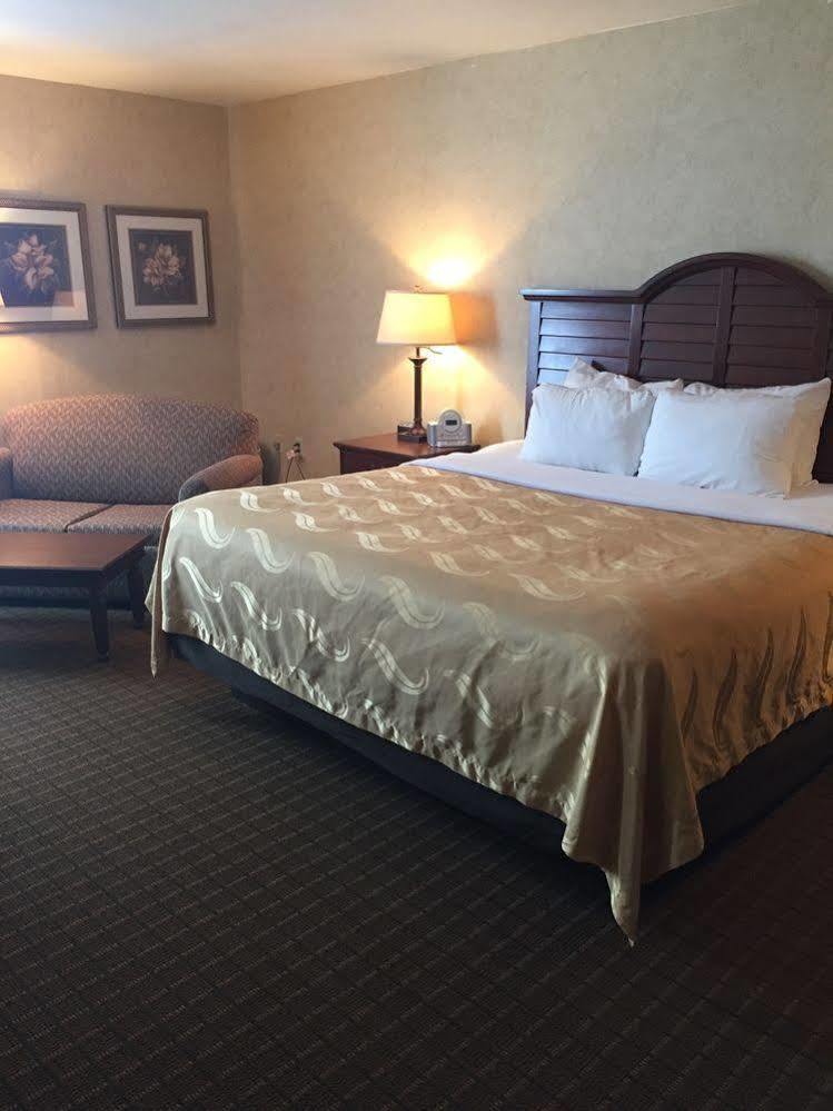 Quality Inn Pittsburgh Airport Oakdale Экстерьер фото