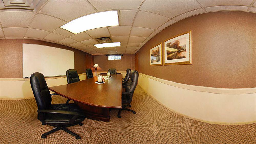 Quality Inn Pittsburgh Airport Oakdale Экстерьер фото